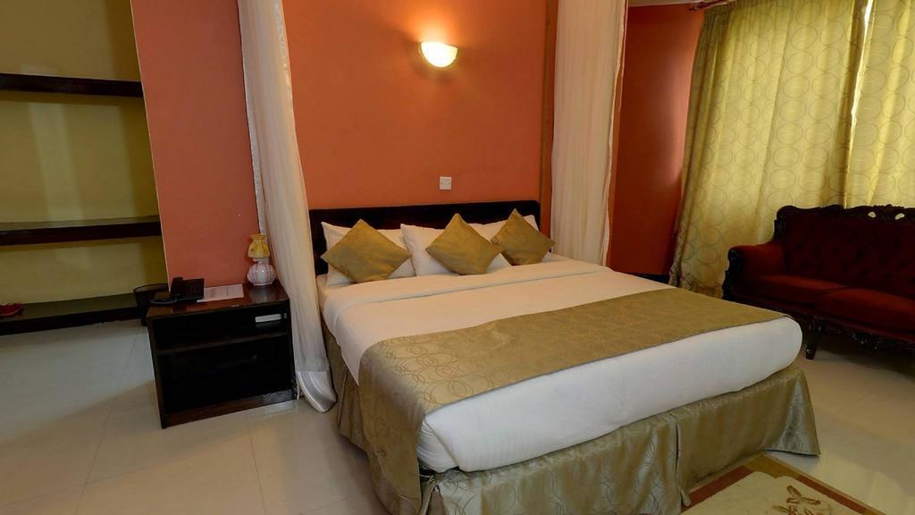 Royal City Dubai Complex Kisumu Exteriör bild