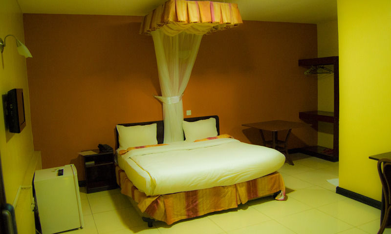 Royal City Dubai Complex Kisumu Exteriör bild