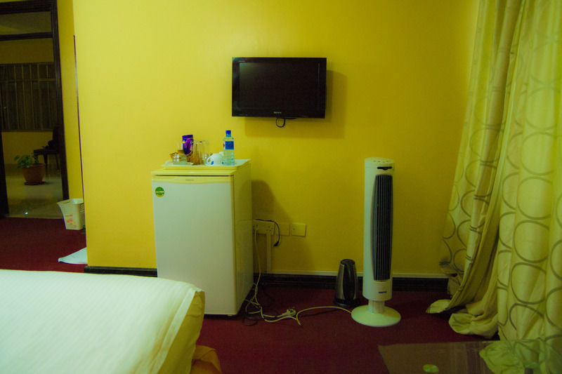 Royal City Dubai Complex Kisumu Exteriör bild