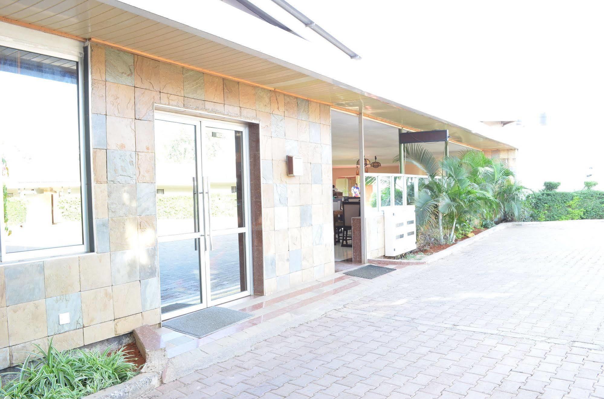 Royal City Dubai Complex Kisumu Exteriör bild
