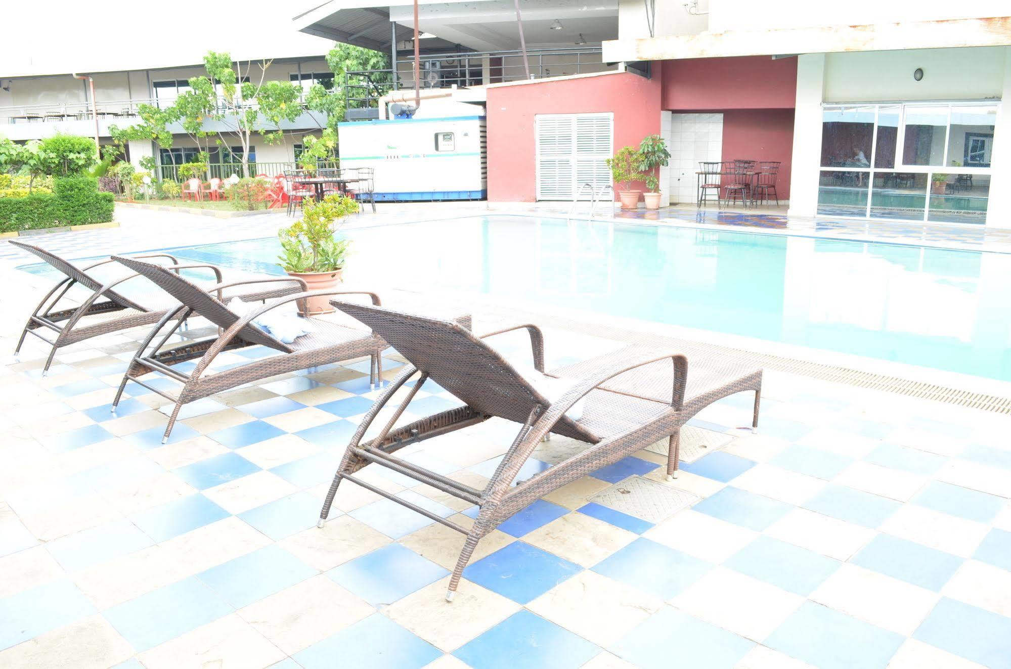 Royal City Dubai Complex Kisumu Exteriör bild