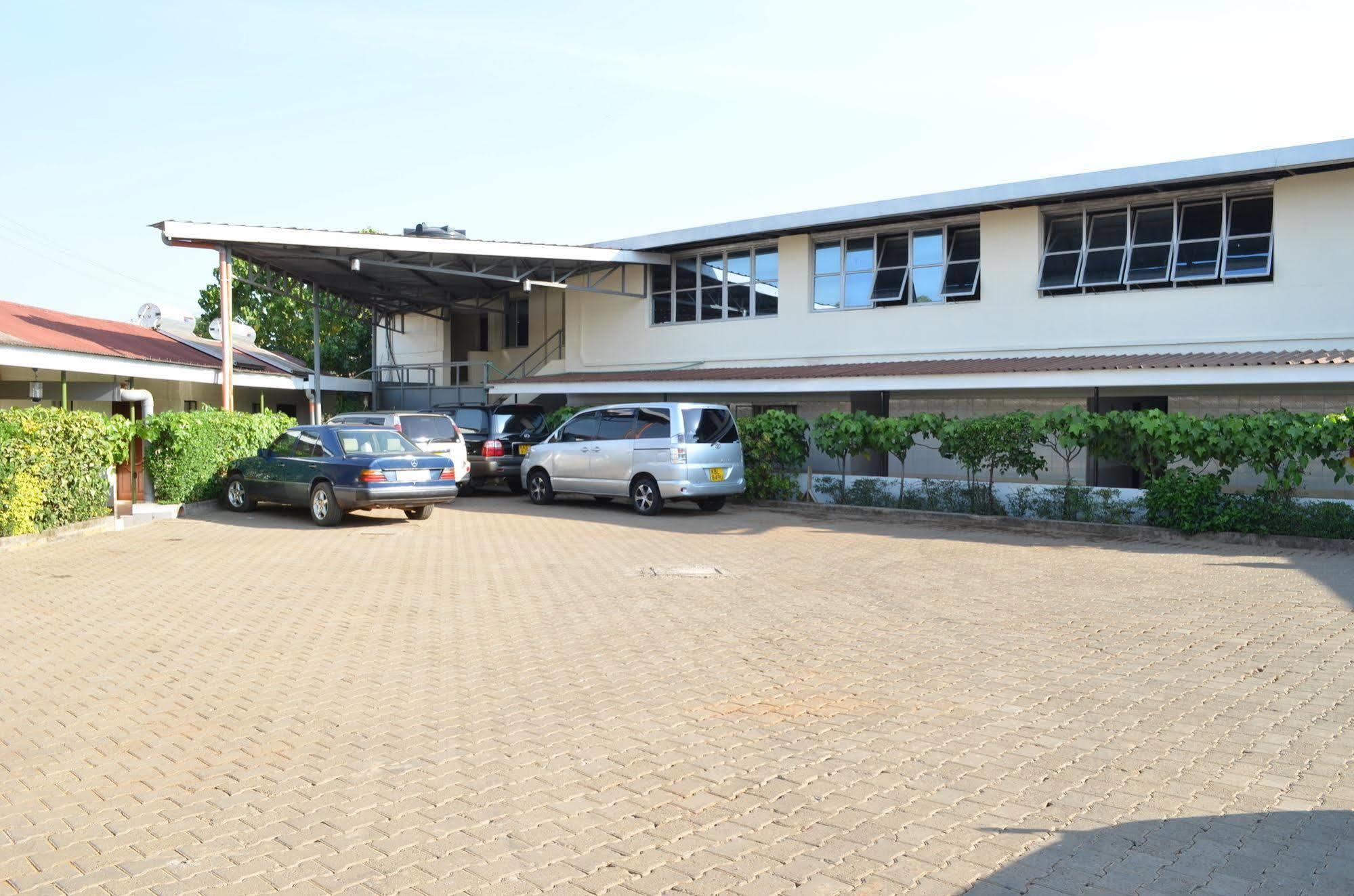 Royal City Dubai Complex Kisumu Exteriör bild